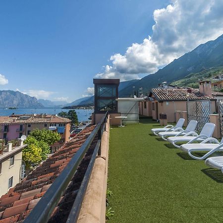 Hotel Sorriso Бренцоне сул Гарда Екстериор снимка