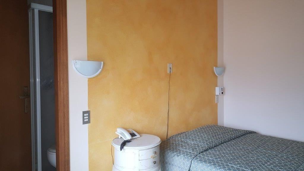 Hotel Sorriso Бренцоне сул Гарда Екстериор снимка