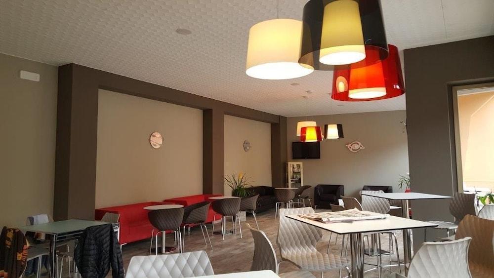 Hotel Sorriso Бренцоне сул Гарда Екстериор снимка