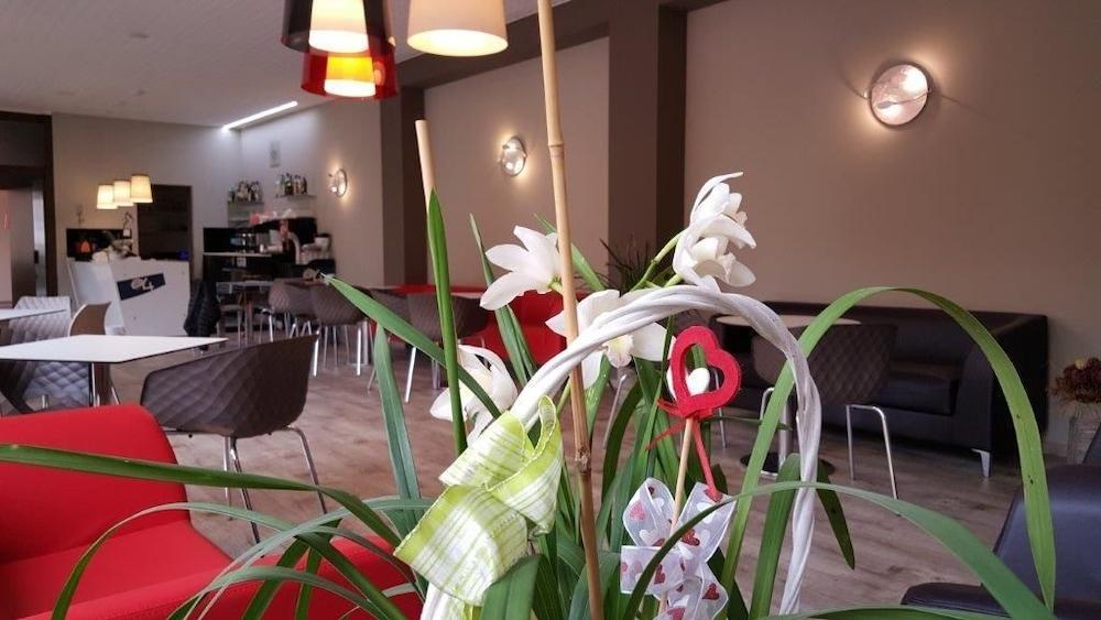 Hotel Sorriso Бренцоне сул Гарда Екстериор снимка